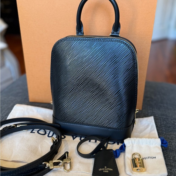 Louis Vuitton Alma Backpackck - Picture 3 of 12